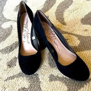 Libby Edelman Classic Black Pumps